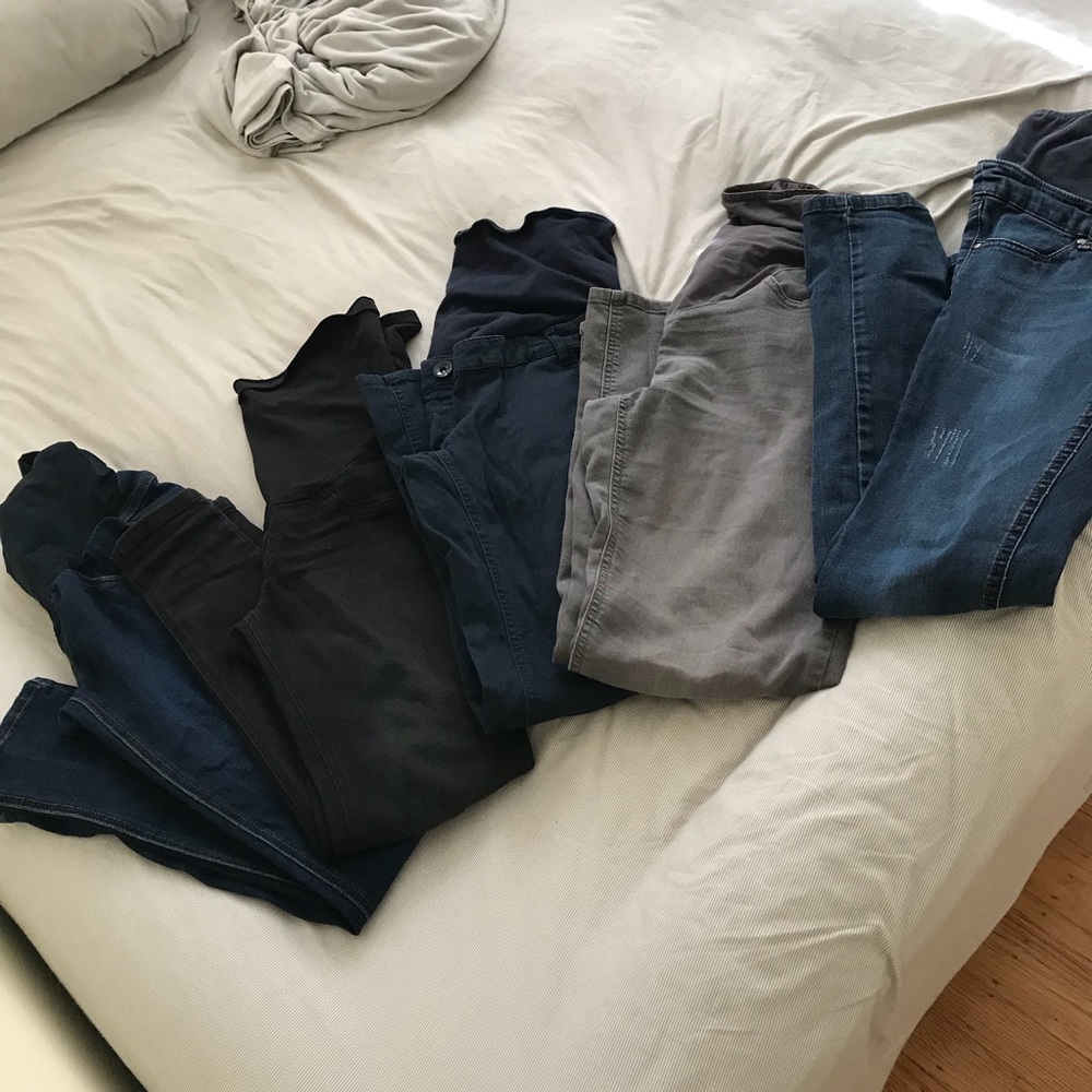 Maternity skinny jeans lot